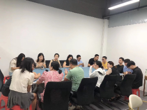 恒誠(chéng)銷售部早會(huì)